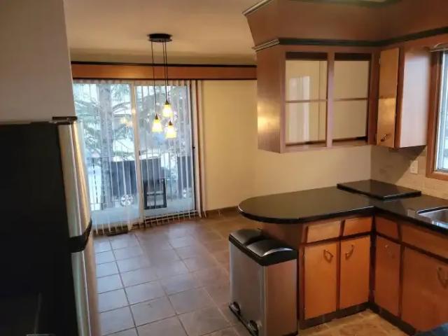 For Rent 3 Bedroom Apartment Calgary AB DS102715233