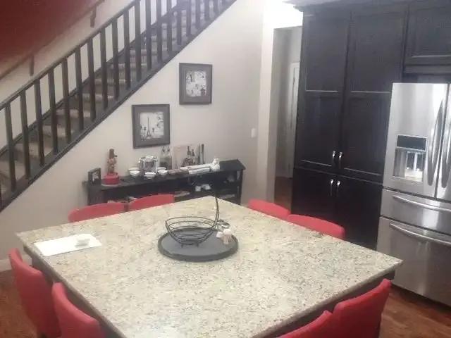 For Rent 3 Bedroom Apartment Calgary AB DS102794808