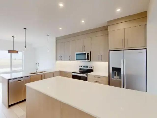 For Rent 3 Bedroom Apartment Calgary AB DS102846555