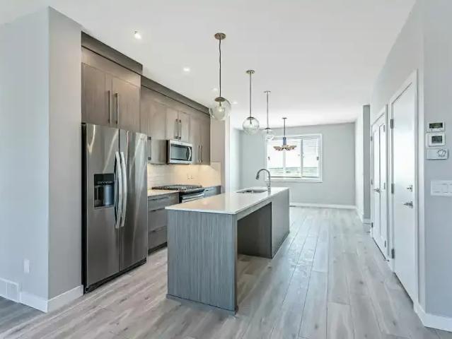 For Rent 3 Bedroom Apartment Calgary AB DS102846181