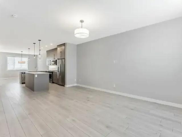 For Rent 3 Bedroom Apartment Calgary AB DS102846182