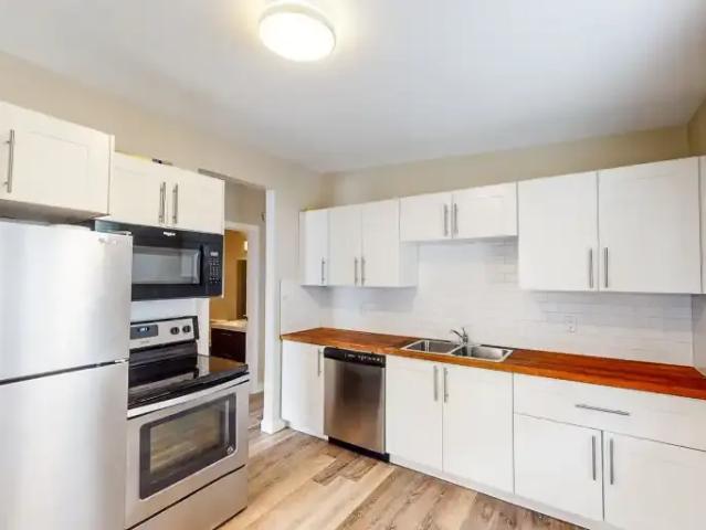 For Rent 3 Bedroom Apartment Calgary AB DS102847127
