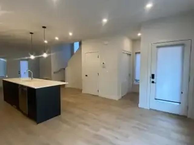 For Rent 3 Bedroom Apartment Calgary AB DS102883441