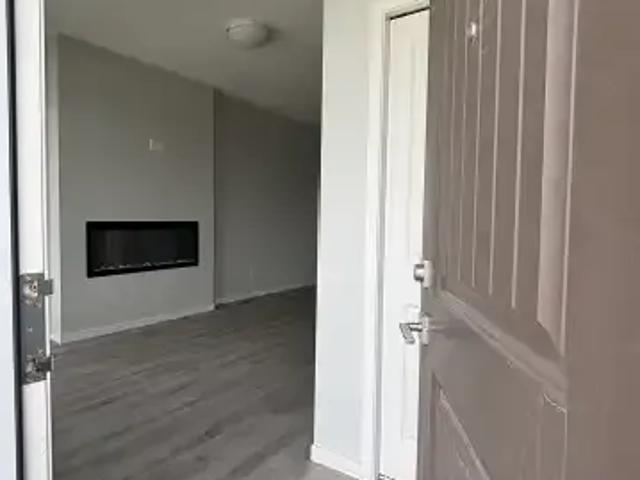 For Rent 3 Bedroom Apartment Calgary AB DS102052433