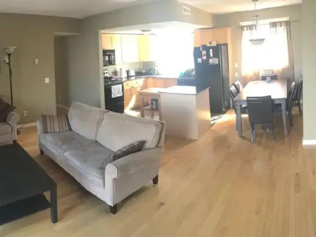 For Rent 3 Bedroom Apartment Calgary AB DS102143837