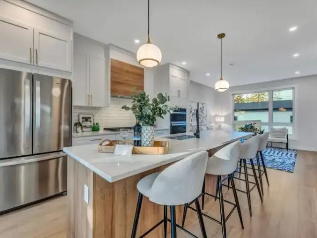 For Rent 3 Bedroom Apartment Calgary AB DS103410780