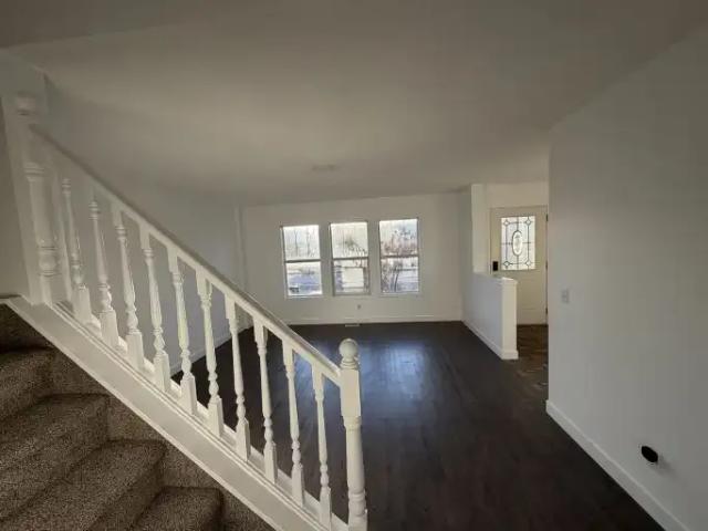 For Rent 3 Bedroom Apartment Calgary AB DS103411232
