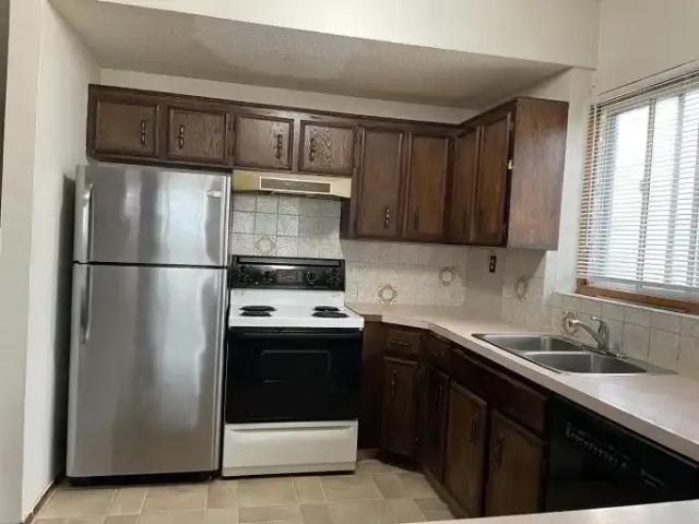 For Rent 3 Bedroom Apartment Calgary AB DS103770640