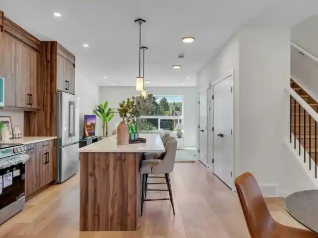 For Rent 3 Bedroom Apartment Calgary AB DS103840225