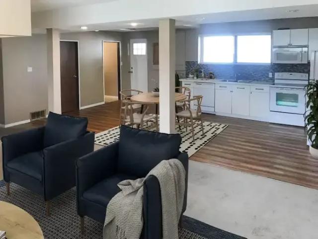 For Rent 3 Bedroom Apartment Calgary AB DS103011577
