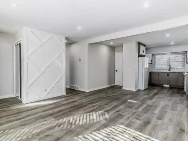 For Rent 3 Bedroom Apartment Calgary AB DS103011745