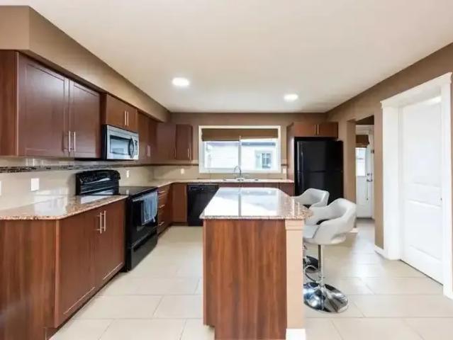 For Rent 3 Bedroom Apartment Calgary AB DS103243480