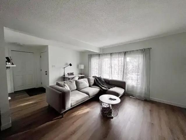 For Rent 3 Bedroom Apartment Calgary AB DS103368127