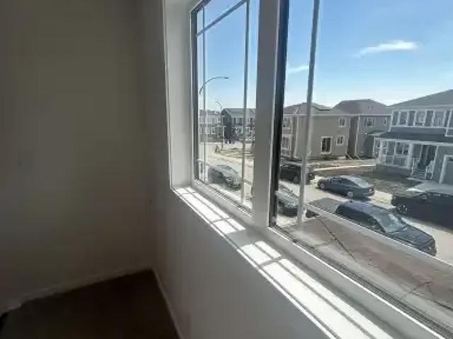 For Rent 3 Bedroom Apartment Calgary AB DS104470714