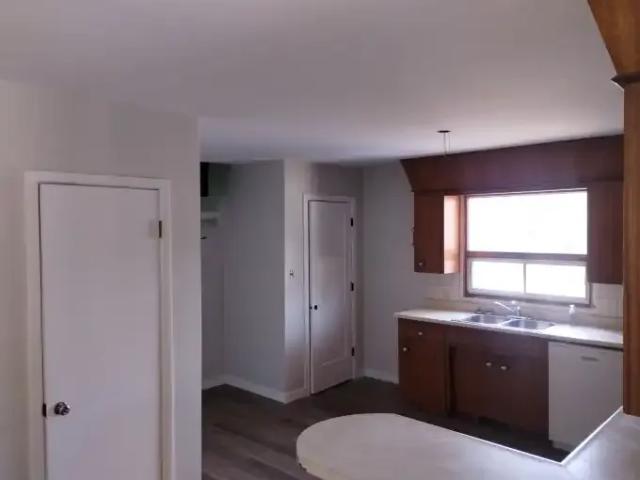 For Rent 3 Bedroom Apartment Calgary AB DS104598354