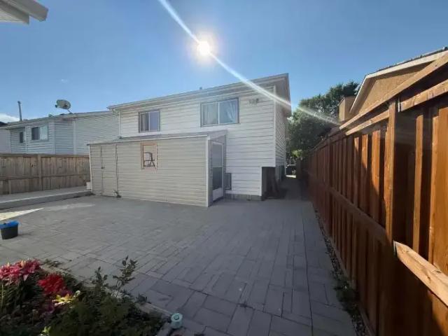 For Rent 3 Bedroom Apartment Calgary AB DS104711365