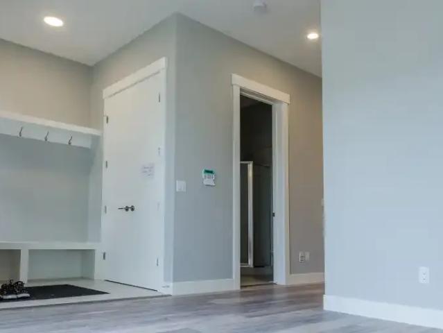 For Rent 3 Bedroom Apartment Calgary AB DS104841661