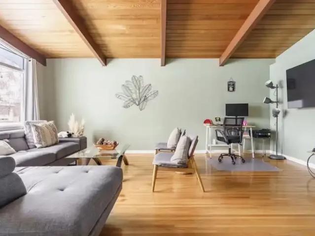 For Rent 3 Bedroom Apartment Calgary AB DS104863917