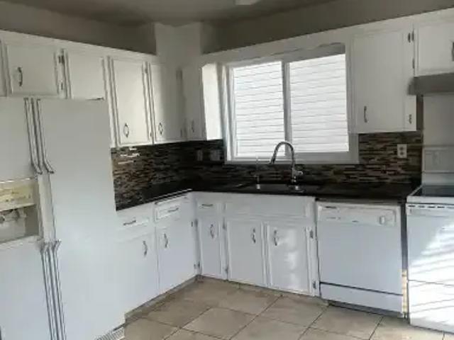 For Rent 3 Bedroom Apartment Calgary AB DS104142627