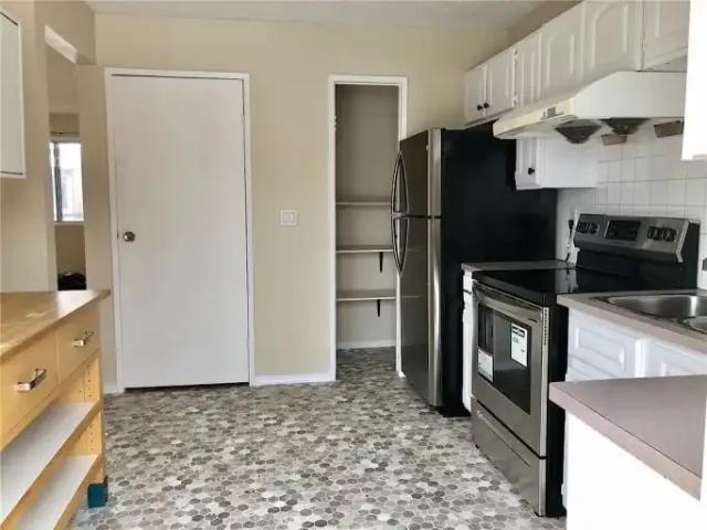 For Rent 3 Bedroom Apartment Calgary AB DS104179716