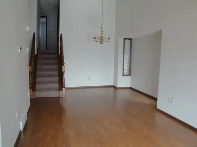 For Rent 3 Bedroom Apartment Calgary AB DS104179829