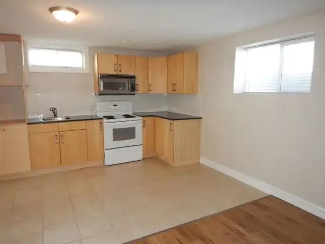 For Rent 3 Bedroom Apartment Calgary AB DS104179908