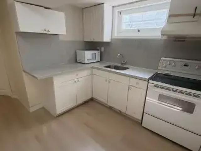 For Rent 3 Bedroom Apartment Calgary AB DS104179942