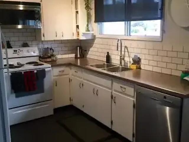 For Rent 3 Bedroom Apartment Calgary AB DS104179971