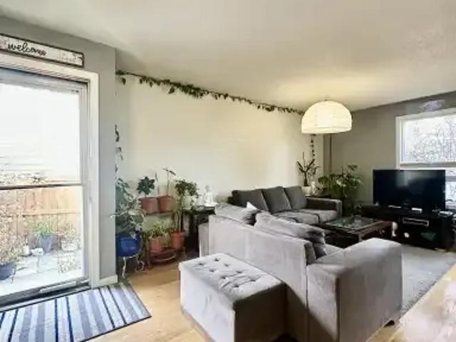 For Rent 3 Bedroom Apartment Calgary AB DS104181517