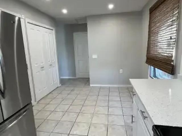 For Rent 3 Bedroom Apartment Calgary AB DS104181038