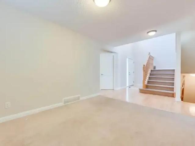 For Rent 3 Bedroom Apartment Calgary AB DS104182246