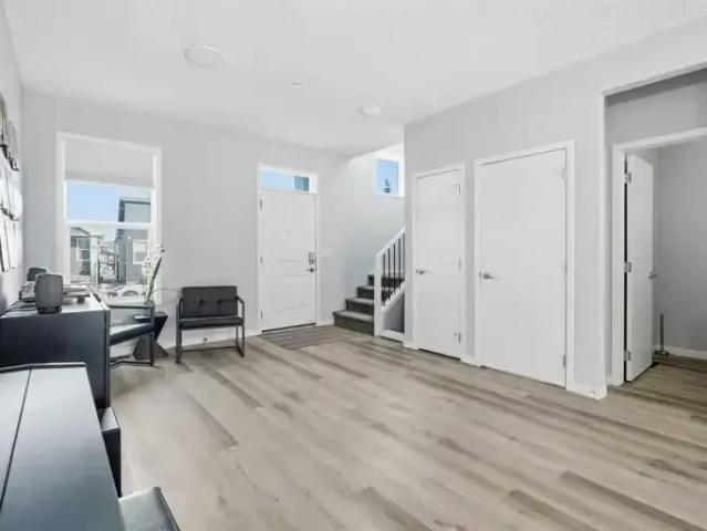 For Rent 3 Bedroom Apartment Calgary AB DS104182284