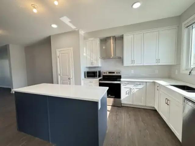 For Rent 3 Bedroom Apartment Calgary AB DS104183037