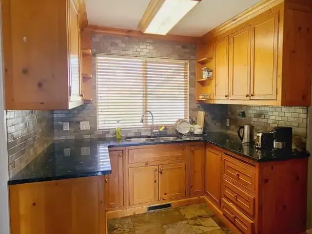 For Rent 3 Bedroom Apartment Calgary AB DS104183104