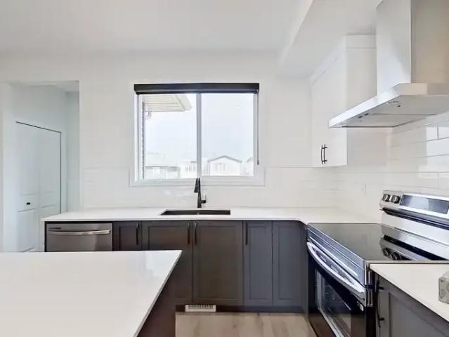 For Rent 3 Bedroom Apartment Calgary AB DS104223869