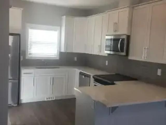 For Rent 3 Bedroom Apartment Calgary AB DS104224355