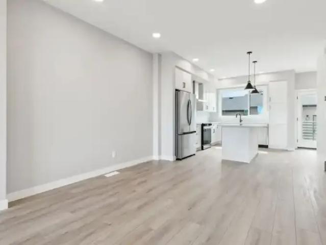 For Rent 3 Bedroom Apartment Calgary AB DS104224390