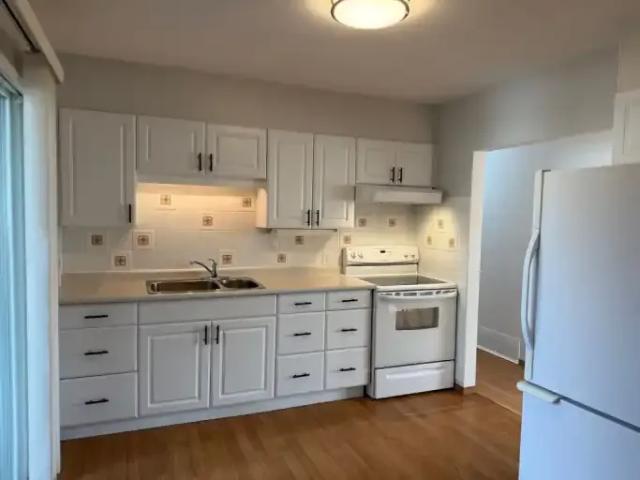 For Rent 3 Bedroom Apartment Calgary AB DS104257048