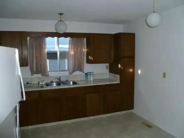 For Rent 3 Bedroom Apartment Calgary AB DS104362581