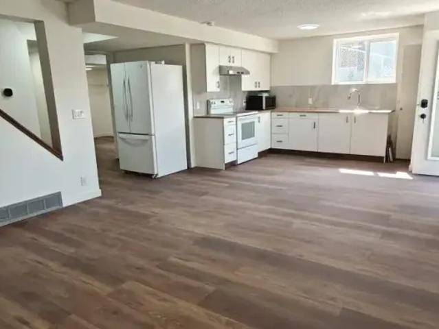 For Rent 3 Bedroom Apartment Calgary AB DS104362712
