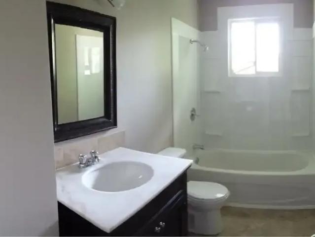 For Rent 3 Bedroom Apartment Calgary AB DS105004596