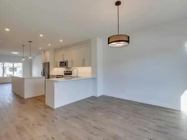 For Rent 3 Bedroom Apartment Calgary AB DS105087819