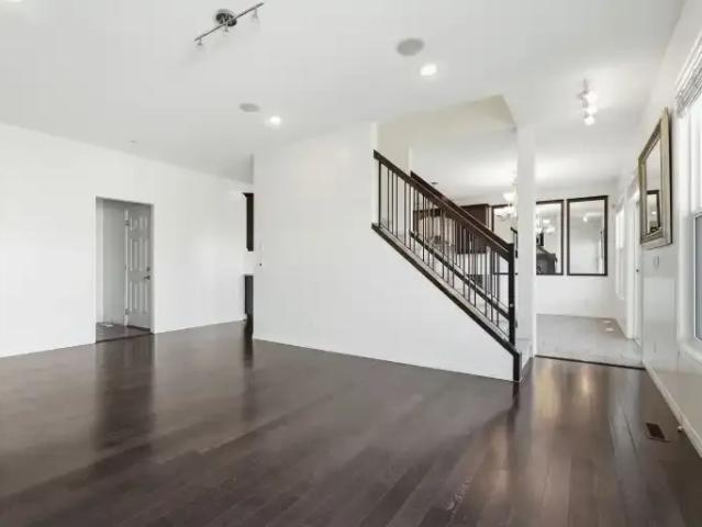 For Rent 3 Bedroom Apartment Chestermere AB DS104181909