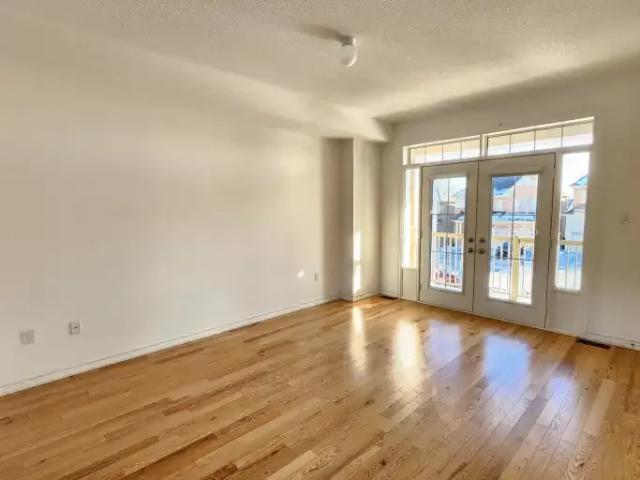 For Rent 3 Bedroom Apartment Clarington ON DS104888558