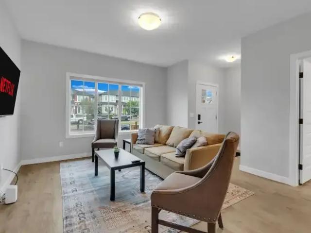 For Rent 3 Bedroom Apartment Cochrane AB DS105047759