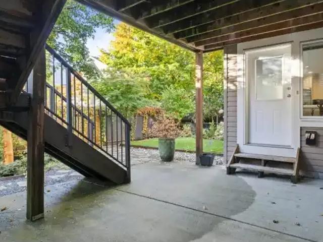 For Rent 3 Bedroom Apartment Coquitlam BC DS101261996