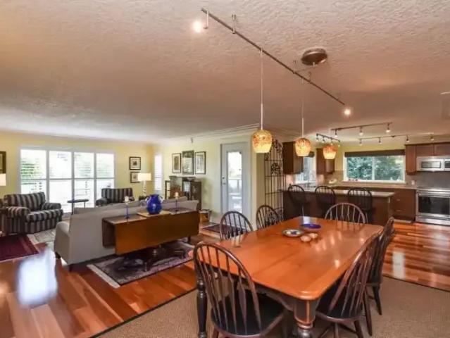 For Rent 3 Bedroom Apartment Courtenay BC DS104401372
