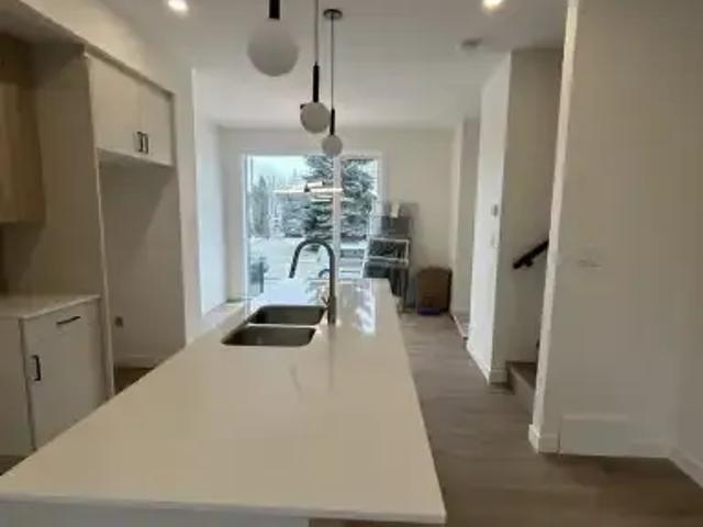 For Rent 3 Bedroom Apartment Edmonton AB DLS101042594