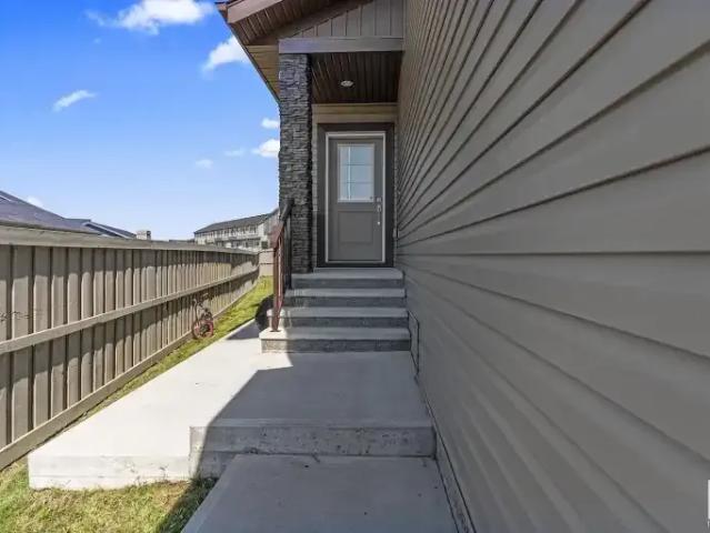 For Rent 3 Bedroom Apartment Edmonton AB DLS102467808