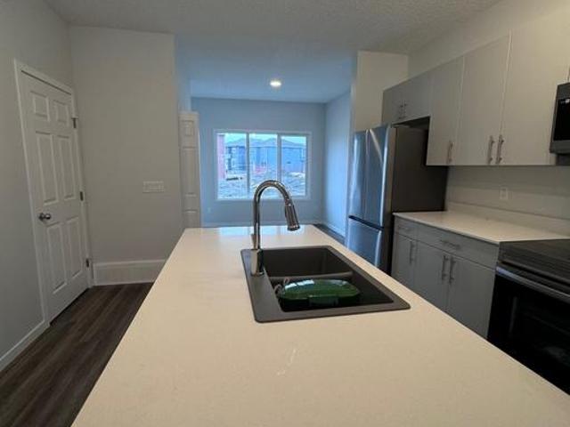 For Rent 3 Bedroom Apartment Edmonton AB DLS103011513